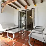 Explore Life At Los Naranjos Marbella - Rdr453