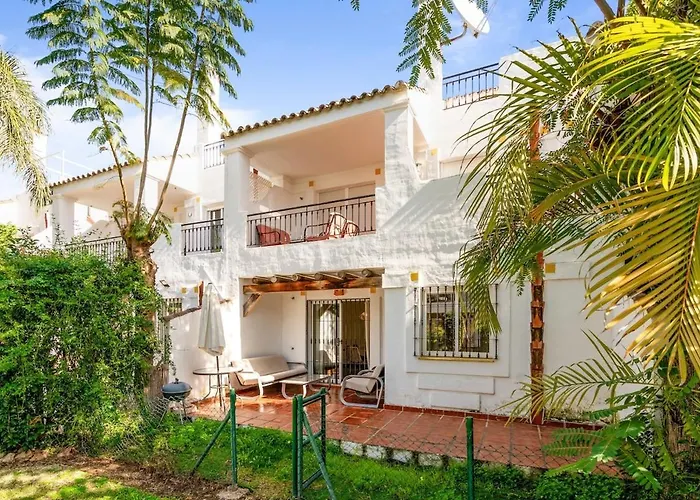 Explore Life At Los Naranjos Marbella - Rdr453